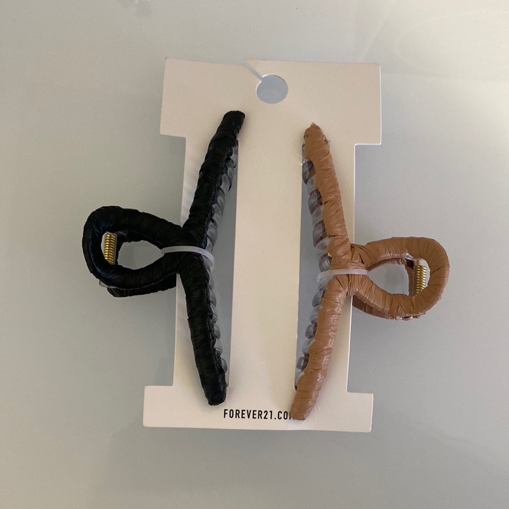 Forever 21 - Black and Tan Medium Size Hair Clips